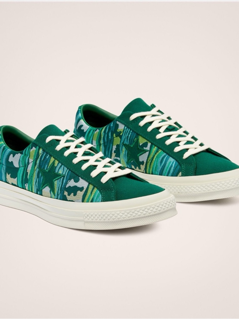 Converse Women’s green one star